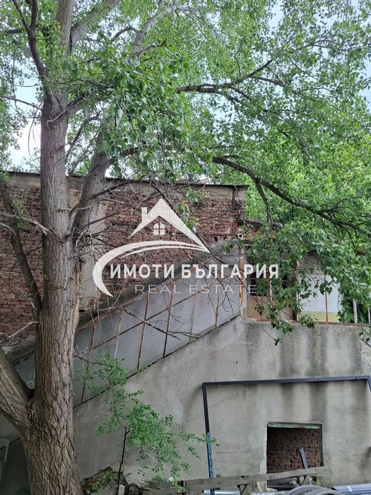 Бизнес имот 3 341 дка. в гр.Карлово