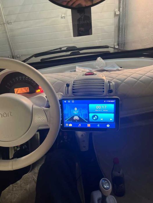 Navigație Android 15 1DIN Universală 10 Inch – CarPlay, 4GB RAM, QLED