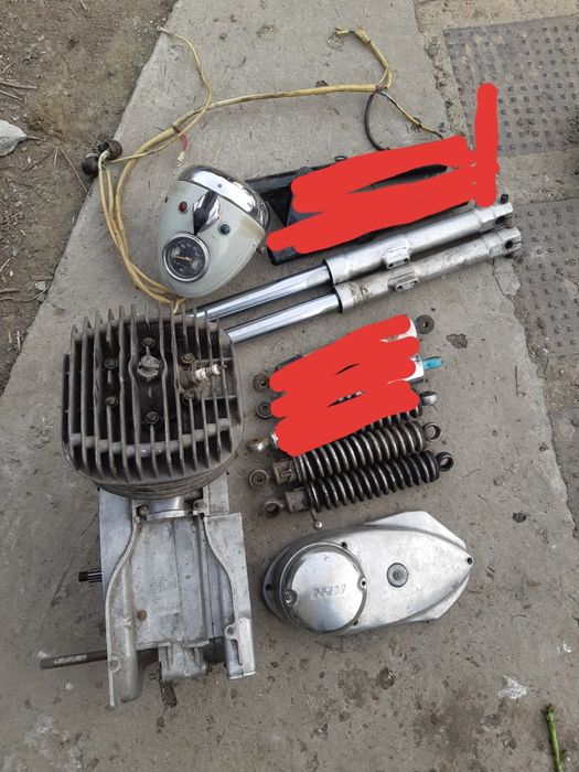 Продам запчасти на мотоцикл Иж и Яву.