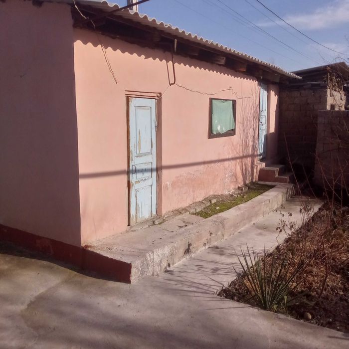 Нурафшонда уй сотилади 5 соток