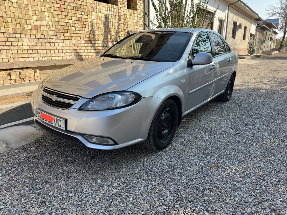 Arendaga beriladi Jentra 2015 yil avtamot 1 evro 165000 km yurgan