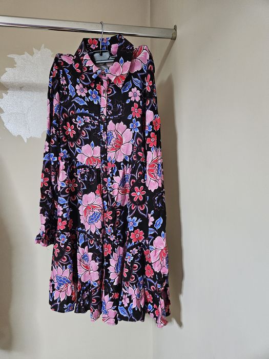 Rochie cu nasturi casual Zara