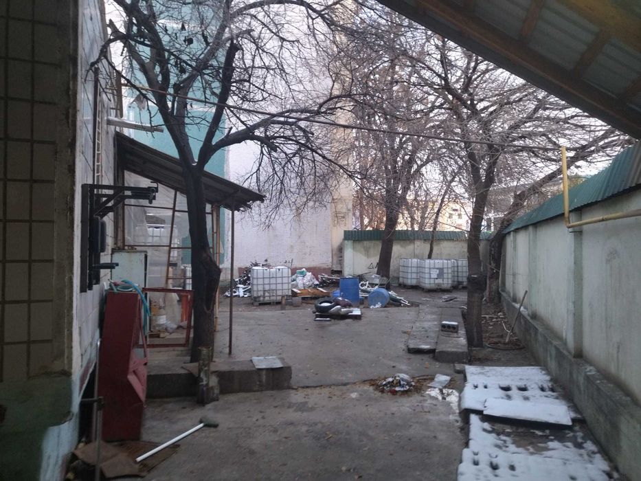 Продается нежилое помещение 5.33 соток, тузель 1, крестик.