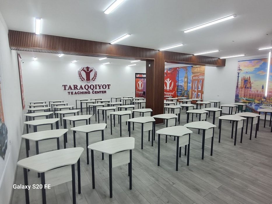 Парта ромашка, стулья Турецкие,Современные школьные парты и стулья.