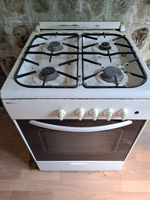 Срочно продам газовую плиту