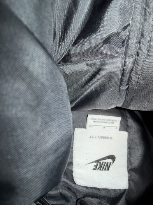 Черно яке Nike.