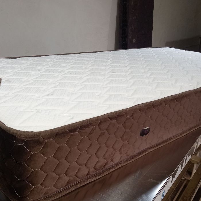 Matras-Seh Arzon-Optom Narxda Olin Artaped Anatamechiskiy Bezpurjina