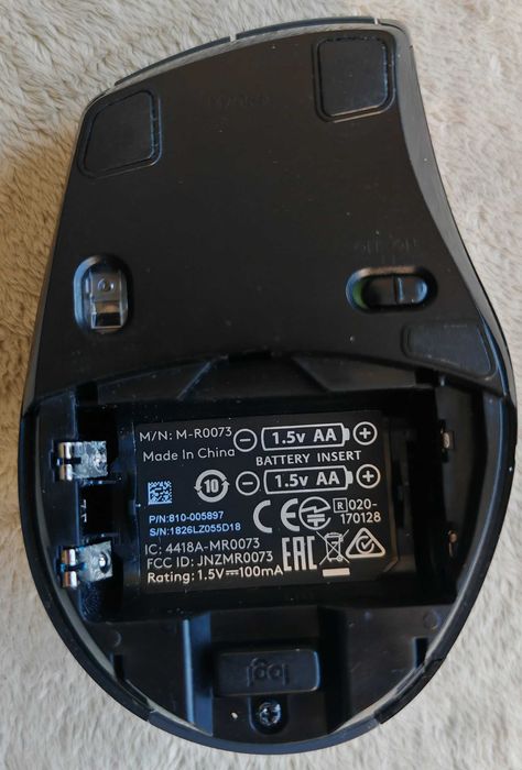 Клавиатура и Мишка Logitech silent wireless combo mk295