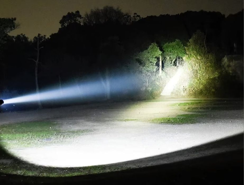 Мощный фонарь прожектор