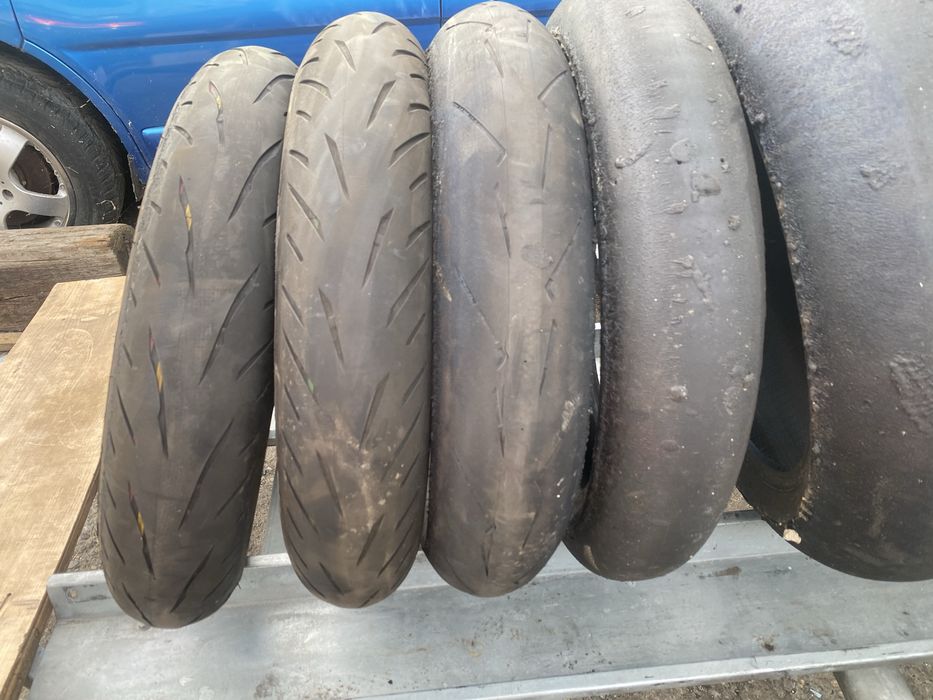 Гуми за мотори .