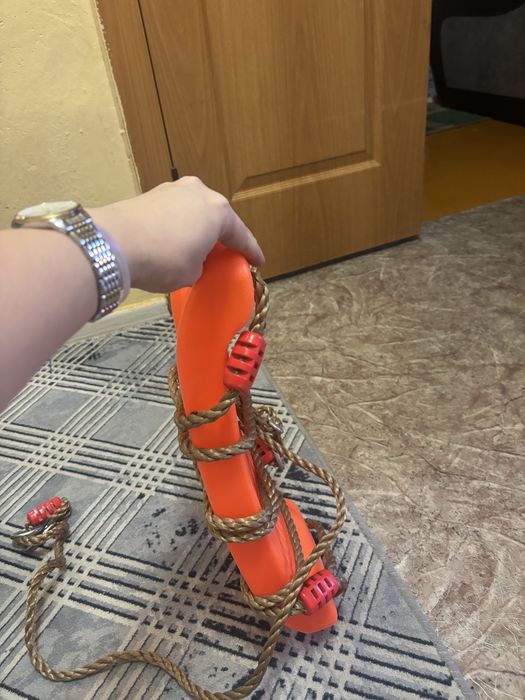 Продам детскую подвисную качелю