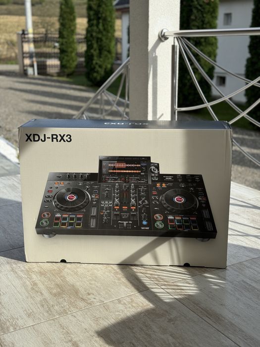 Consolă Pioneer RX3 + Flightcase UDG + 2x Stick Usb