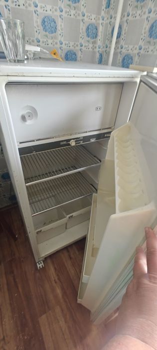 Продам холодильник