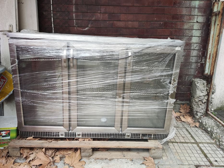 Хладилна витрина