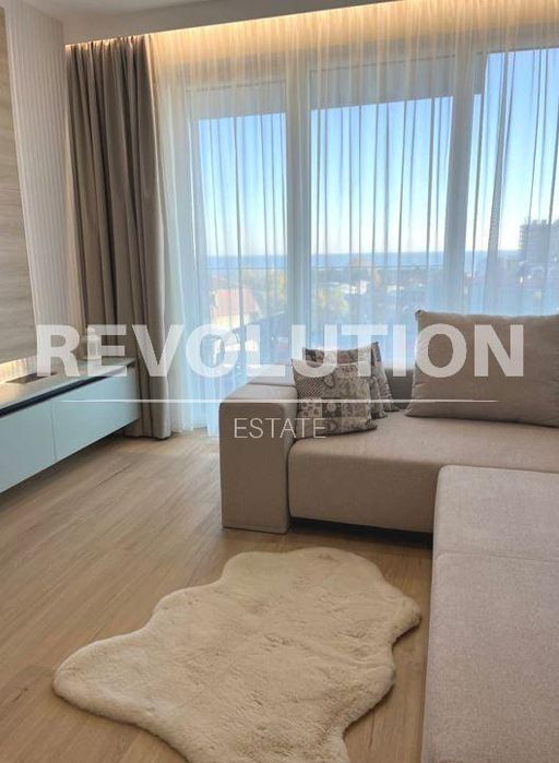 Дава се под наем Двустаен апартамент в к.к. Св.Св. Константин и Елена - 65 кв.м за 1146.99 € - Снимка #1