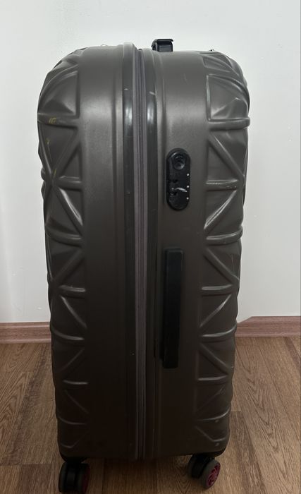 Продам чемодан CCS travel line