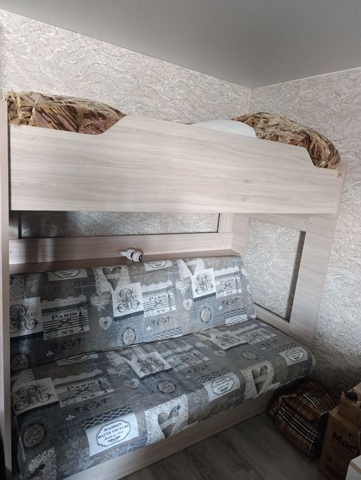 Двухъярусная кровать