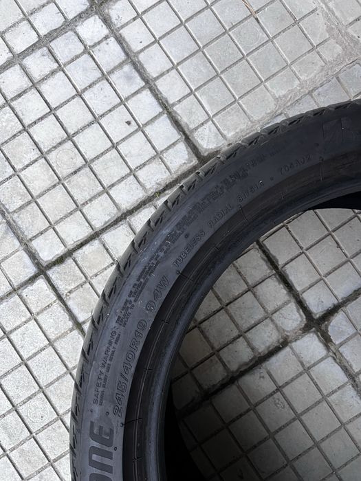 Лятна гума 245/40/19