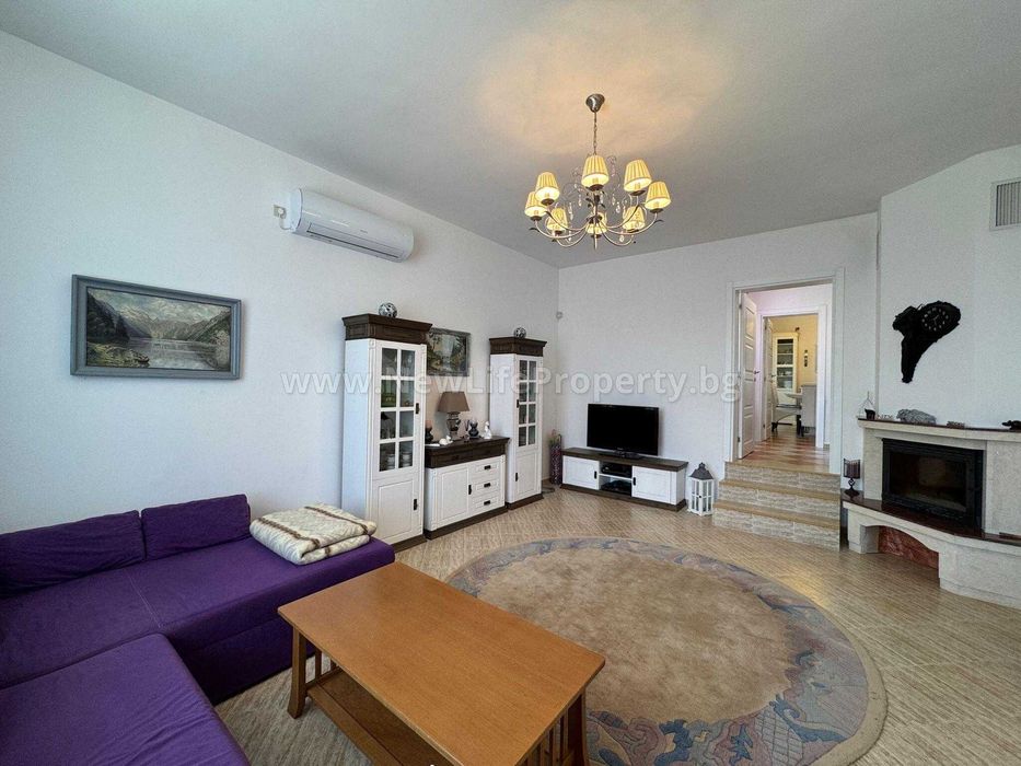 Двуетажен таунхаус в с. Кошарица, обл. Бургас