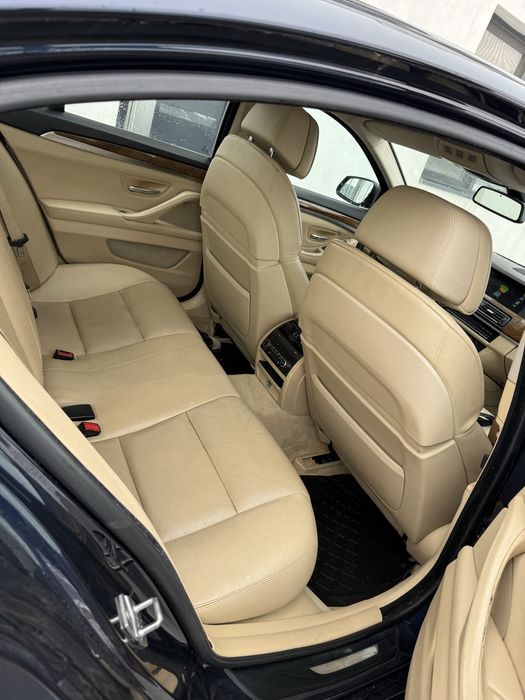 BMW Seria 5 F10 530d 245cp Ventilatie/Xenon/Logic 7