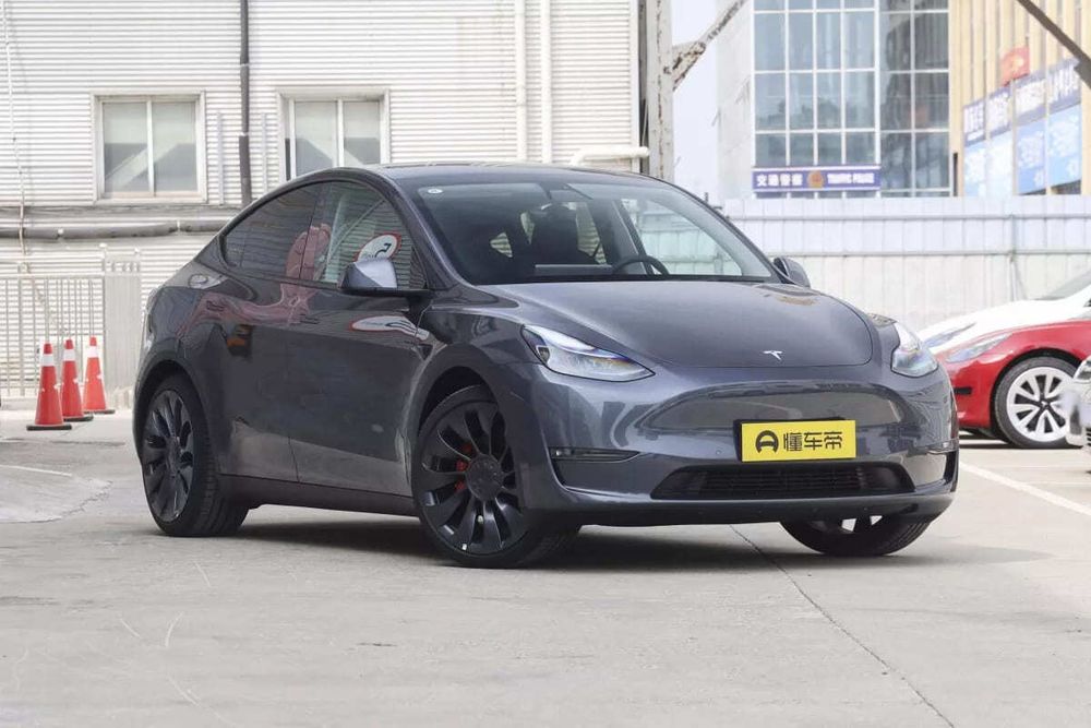 Tesla Model Y Long Range 4WD