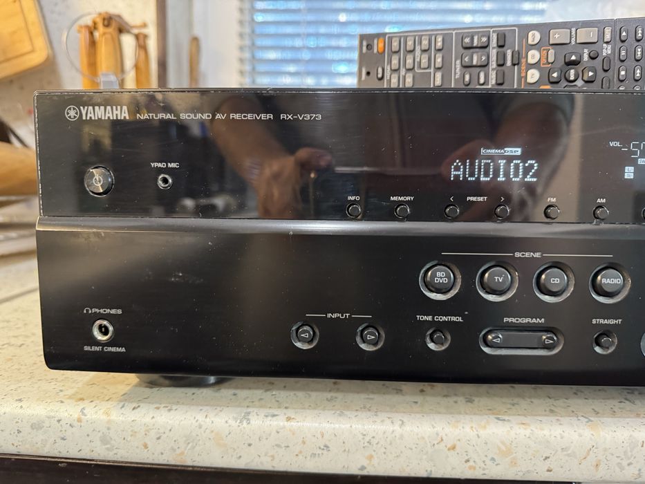 Yamaha RX-V373 resiver