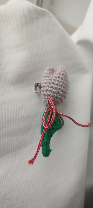 Брошка Лале-мартеница