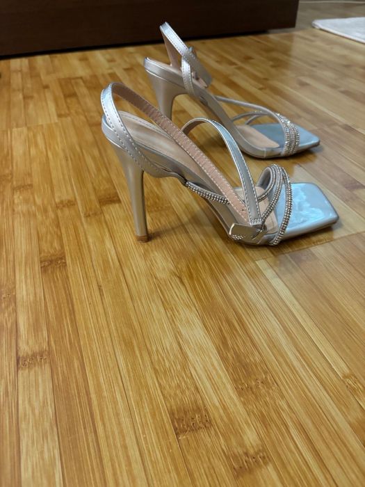 Sandale femei cu toc
