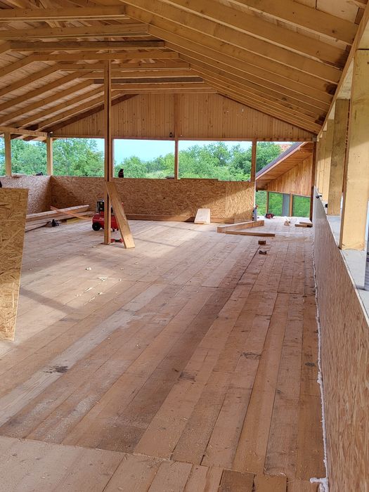 Servicii pentru Acoperișuri, Mansardări și Izolații