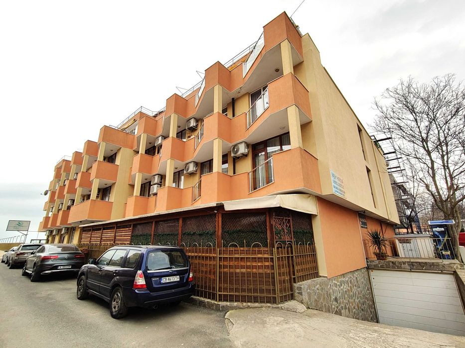 ТОП  НАЕМ | Двустаен на втора линия до централния плаж с покрит двор/веранда,Равда