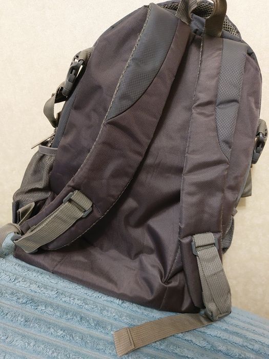 Продам рюкзак школьный