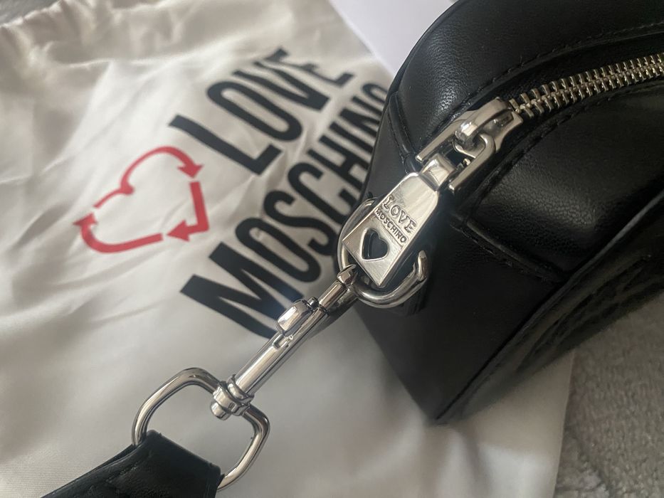 Нова оригинална чанта Love Moschino