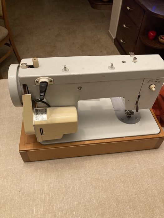 Електрическа шевна машина Чайка 143