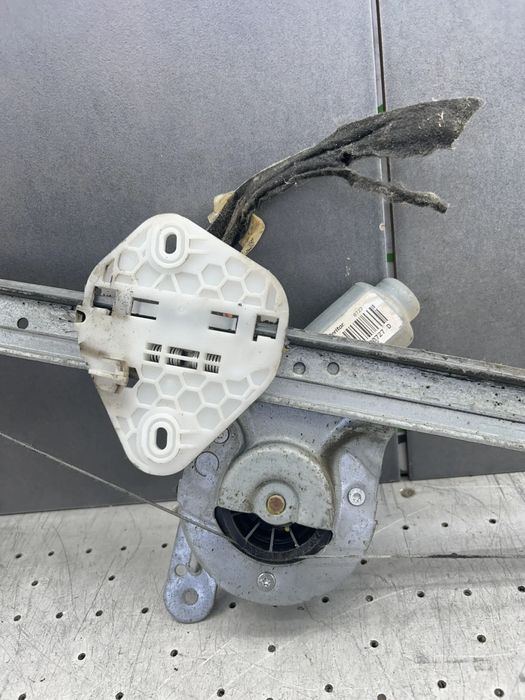 Macara geam dreapta față electrică Dacia Logan