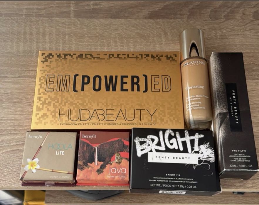 Козметика. На Huda beauty, fenty beauty, clarins, benefit