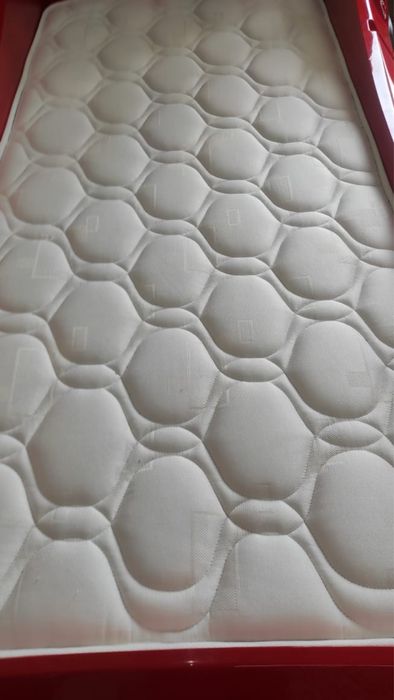 Детская кровать-автомобиль