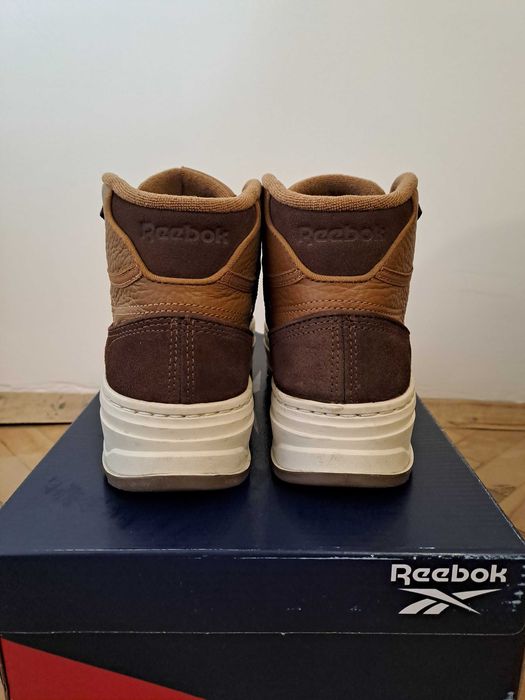 Дамски кецове Reebok club c geo mid brown