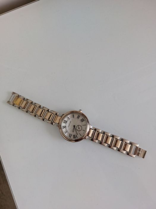 Здравейте продавам този часовник на марката Cartier