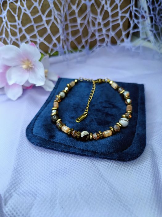 Подаръчна Кутия За 8-МИ МАРТ с гривна -стомана и полискъпоценни камъни