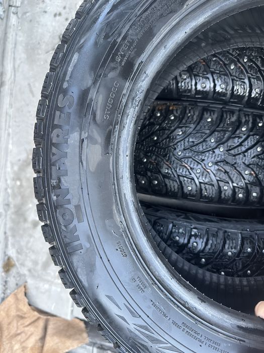 Продам зимние шины 185/65 R15.