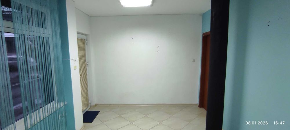 Дава се под наем Офис в Варна, Колхозен пазар - 43 кв.м за 259.08 € - Снимка #1