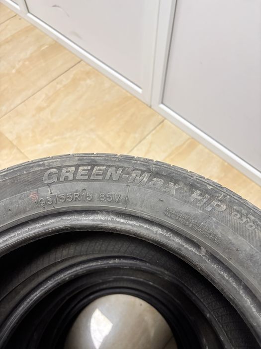 Продам летнюю резину на 15