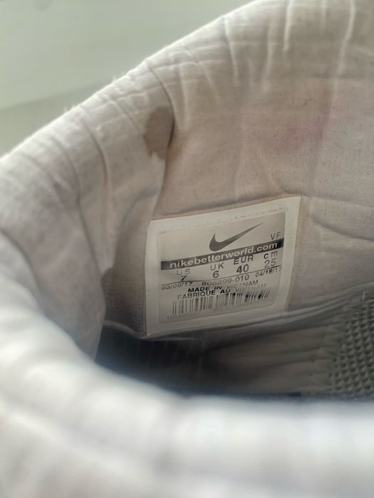 Продам кроссовки