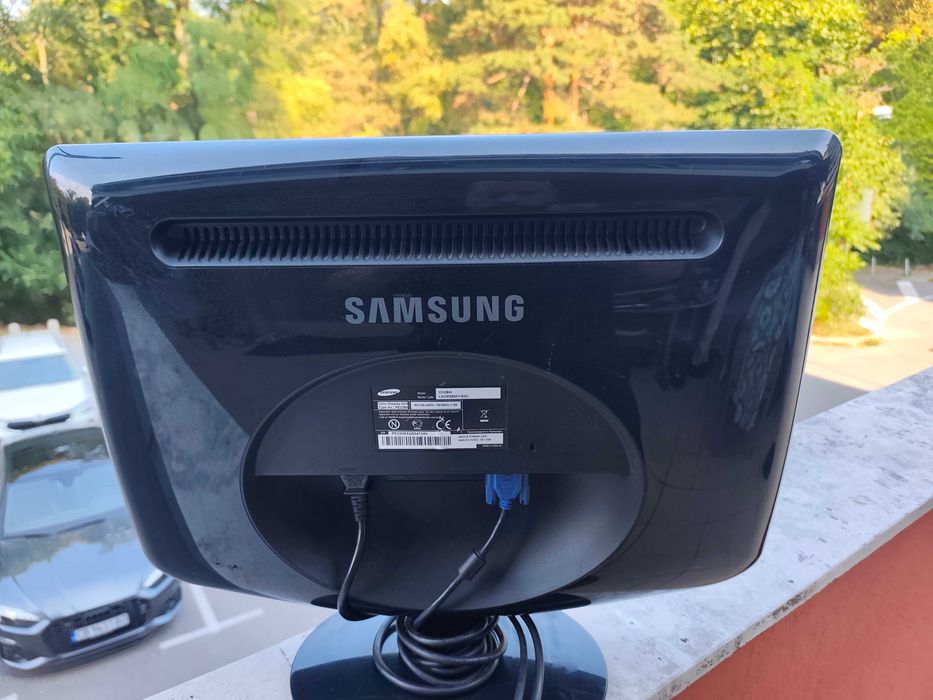 Монитор Samsung