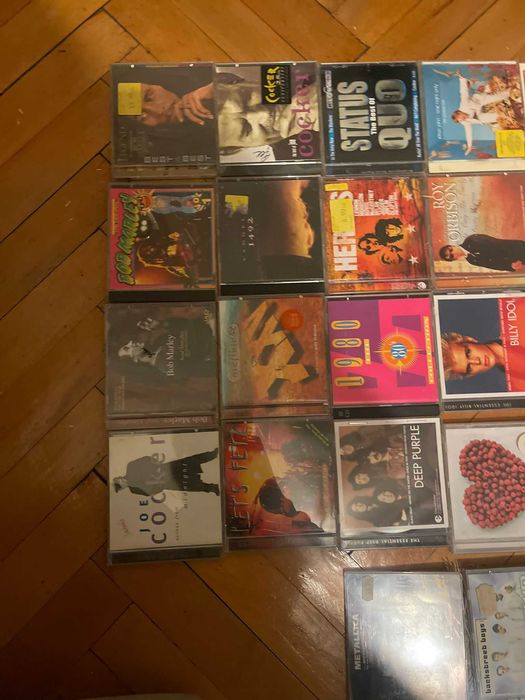 colectie de peste 60 cd-uri