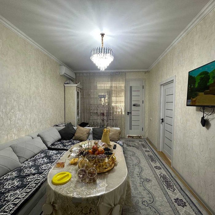 Срочно Продаю 2х-комнат На Авиасозлар-3  Балкон 1,5*3