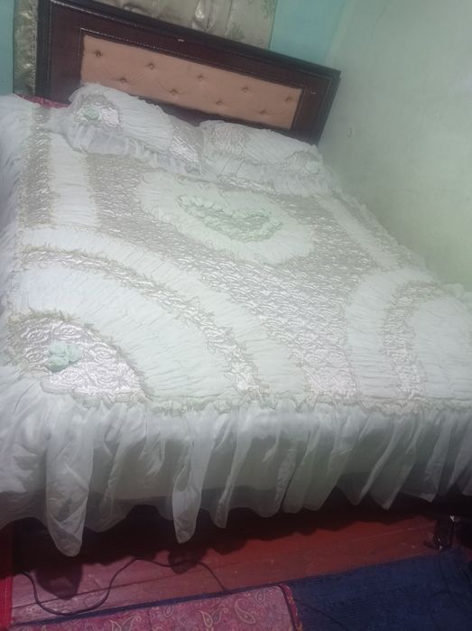 Spalni nabor (komplekt ) srochna  sotiladi. Pardalarham s