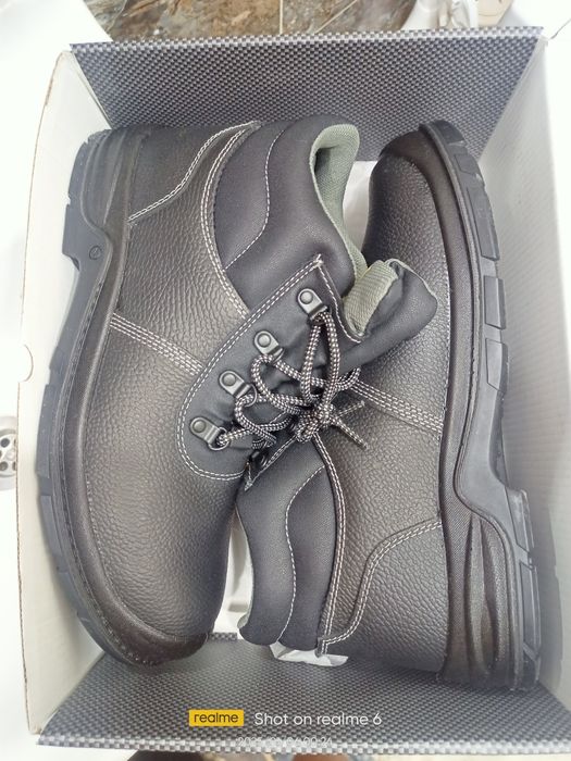 Продам ботинки зимние