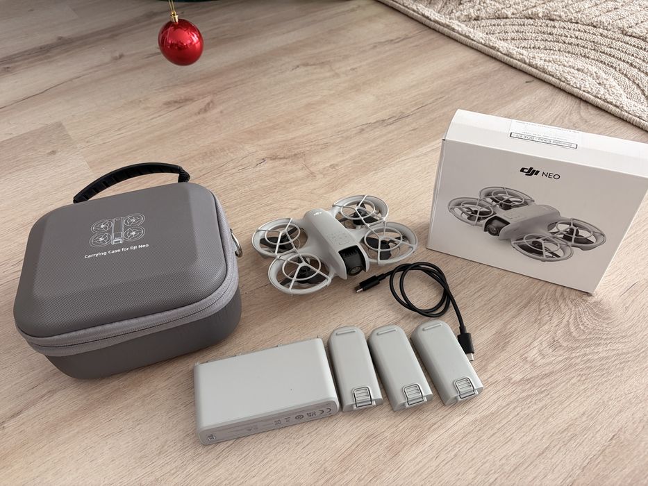 Drona DJI NEO cu 3 baterii,incarcator si Geanta! Emag