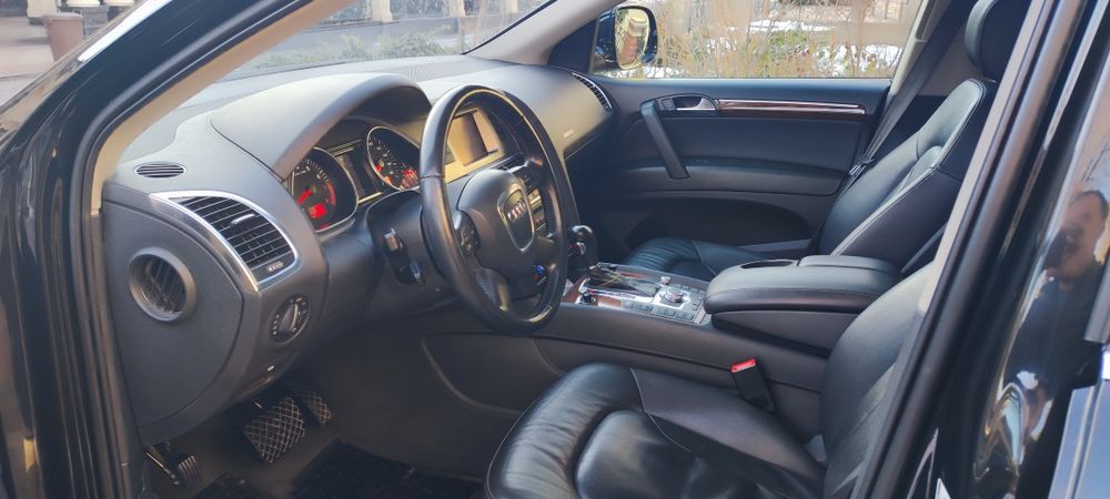 Продается в идеальном состоянии Ауди q7